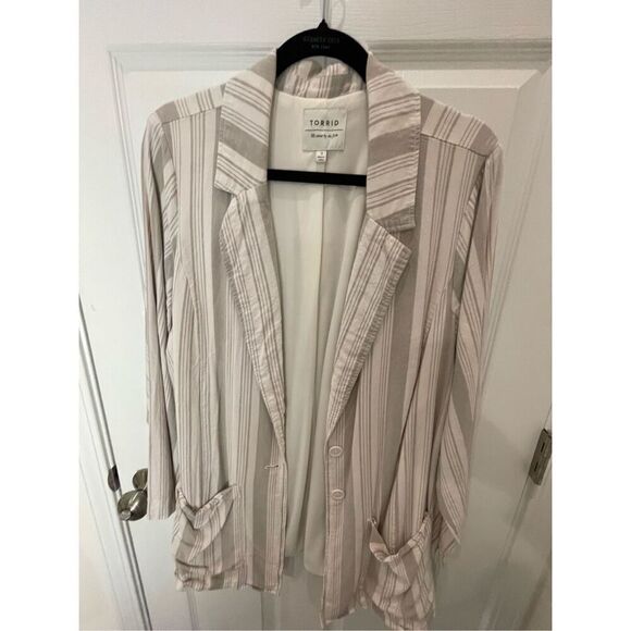 Torrid women’s lot bundle size 3 or 3X jacket and blouse - Picture 2 of 12